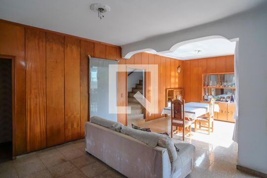 Casa à venda com 5 quartos, 280m² em Santa Maria, São Caetano do Sul