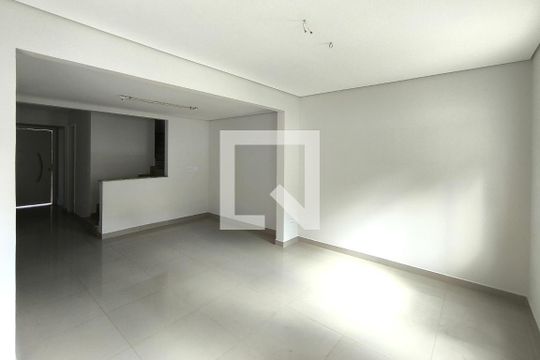 Sala de casa de condomínio à venda com 3 quartos, 190m² em Gramadão, Jundiaí