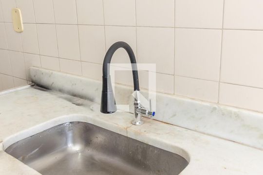 Cozinha - Torneira de apartamento à venda com 2 quartos, 55m² em Olaria, Rio de Janeiro