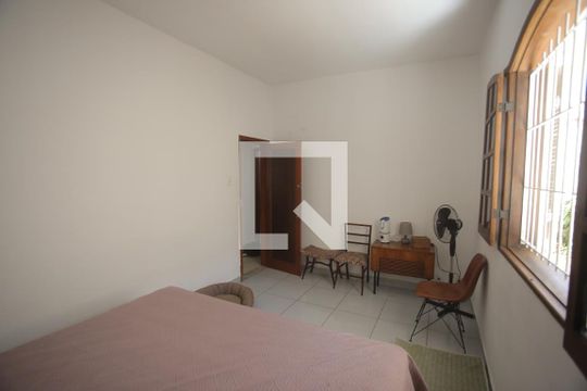 Quarto de casa para alugar com 4 quartos, 250m² em Padre Eustáquio, Belo Horizonte
