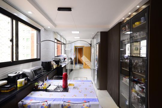 Cozinha de apartamento à venda com 4 quartos, 210m² em Vila Mariana, São Paulo