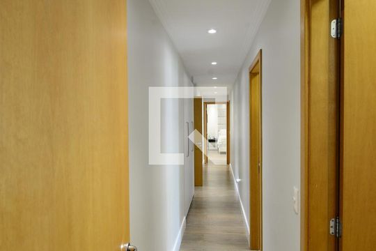Corredor de apartamento à venda com 4 quartos, 210m² em Vila Mariana, São Paulo