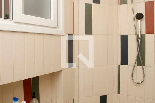 Banheiro de casa para alugar com 3 quartos, 450m² em Centro Histórico, Porto Alegre