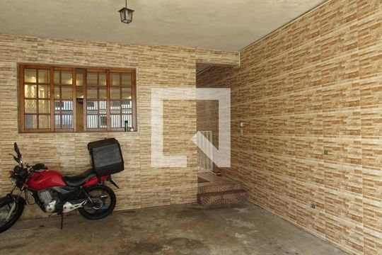 Garagem de casa à venda com 4 quartos, 242m² em Bandeiras, Osasco