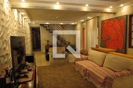 Casa à venda com 4 quartos, 242m² em Bandeiras, Osasco