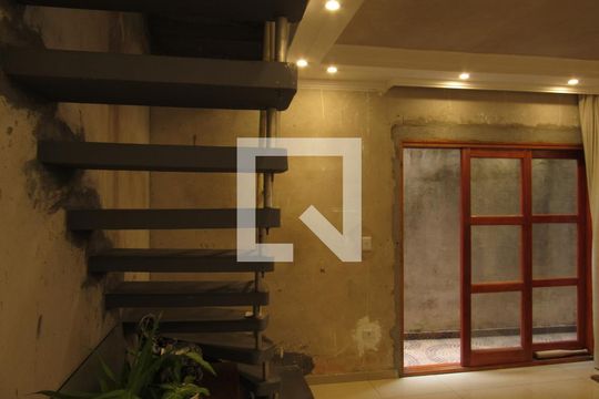Sala de casa à venda com 4 quartos, 242m² em Bandeiras, Osasco
