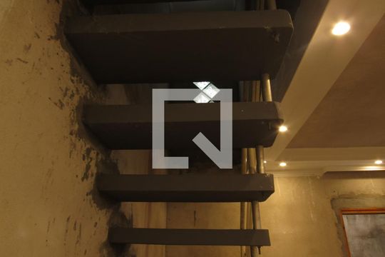 Sala de casa à venda com 4 quartos, 242m² em Bandeiras, Osasco