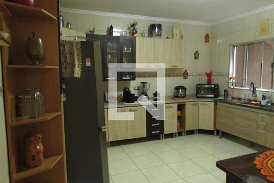Cozinha de casa à venda com 4 quartos, 242m² em Bandeiras, Osasco