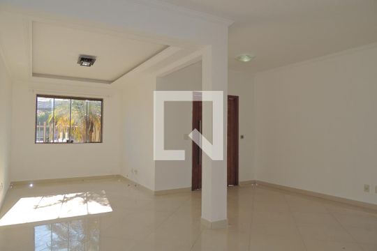 Sala de casa à venda com 3 quartos, 363m² em Tanque, Rio de Janeiro