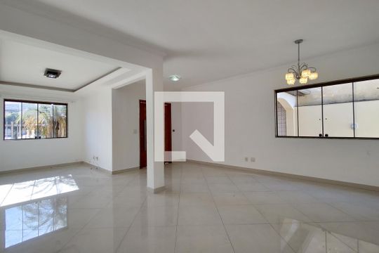 Casa à venda com 3 quartos, 363m² em Tanque, Rio de Janeiro