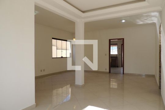 Sala de casa à venda com 3 quartos, 363m² em Tanque, Rio de Janeiro