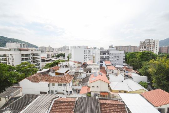 Vista do Quarto 1 de apartamento para alugar com 2 quartos, 75m² em Grajaú, Rio de Janeiro