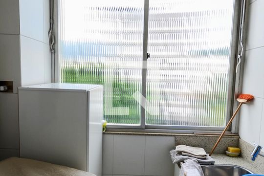Área de Serviço de apartamento para alugar com 2 quartos, 75m² em Grajaú, Rio de Janeiro