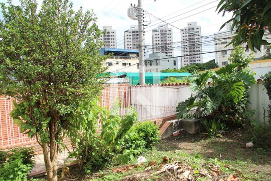 Quintal da frente de casa à venda com 2 quartos, 492m² em Vila Zanardi, Guarulhos