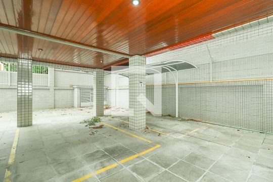 Garagem de apartamento à venda com 3 quartos, 237m² em Petrópolis, Porto Alegre