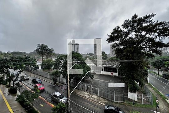 Vista de kitnet/studio para alugar com 0 quarto, 25m² em Chácara Santo Antônio (zona Sul), São Paulo