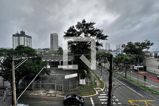 Vista de kitnet/studio para alugar com 0 quarto, 25m² em Chácara Santo Antônio (zona Sul), São Paulo