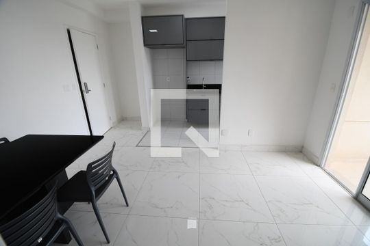 Sala de apartamento para alugar com 1 quarto, 42m² em Bosque, Campinas