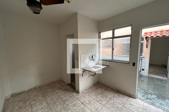 Kitnet/Studio para alugar com 1 quarto, 13m² em Bento Ribeiro, Rio de Janeiro