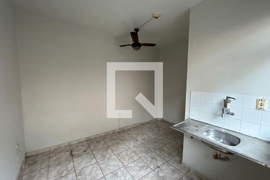 Studio de kitnet/studio para alugar com 1 quarto, 13m² em Bento Ribeiro, Rio de Janeiro