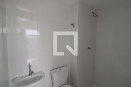 Banheiro de apartamento para alugar com 1 quarto, 24m² em Cidade Satelite Santa Barbara, São Paulo