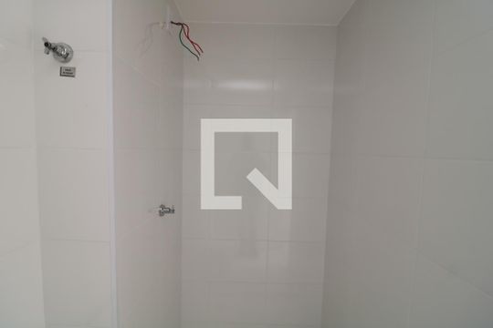 Banheiro de apartamento para alugar com 1 quarto, 24m² em Cidade Satelite Santa Barbara, São Paulo