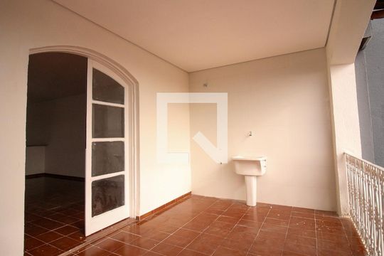 Área de Serviço de casa de condomínio para alugar com 3 quartos, 190m² em Vila Antonieta, São Paulo