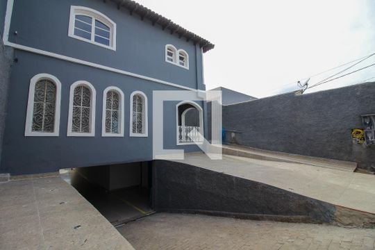 Fachada de casa de condomínio para alugar com 3 quartos, 190m² em Vila Antonieta, São Paulo