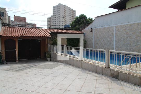 Garagem / Piscina de casa à venda com 3 quartos, 250m² em Jardim Santa Cecilia, Guarulhos