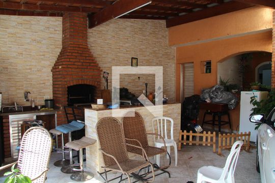 Churrasqueira de casa à venda com 3 quartos, 250m² em Jardim Santa Cecilia, Guarulhos