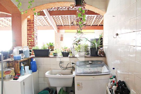 Área de Serviço de casa à venda com 3 quartos, 250m² em Jardim Santa Cecilia, Guarulhos
