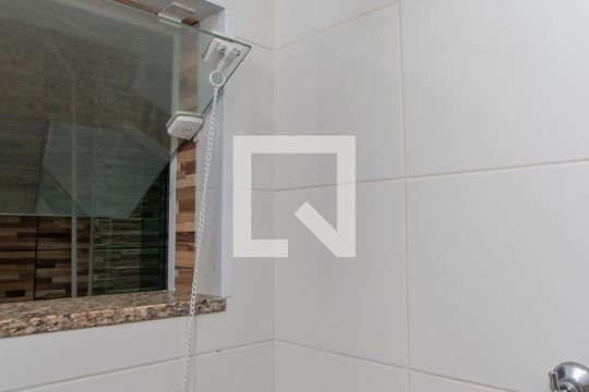Banheiro de apartamento à venda com 1 quarto, 33m² em Parada Inglesa, São Paulo
