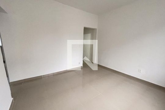 Sala de apartamento para alugar com 1 quarto, 50m² em Jardim Vinte E Cinco de Agosto, Duque de Caxias