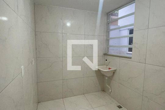 Cozinha de apartamento para alugar com 1 quarto, 50m² em Jardim Vinte E Cinco de Agosto, Duque de Caxias