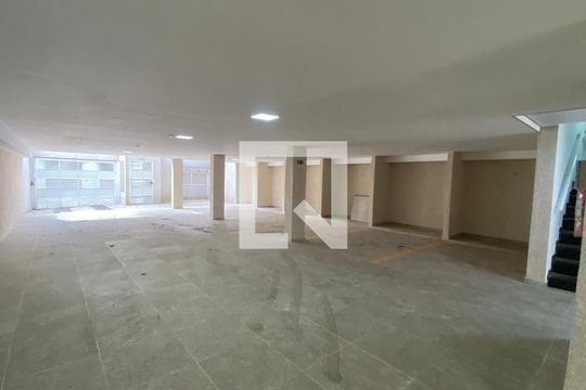 Garagem de apartamento à venda com 2 quartos, 102m² em Jardim Santo Alberto, Santo André