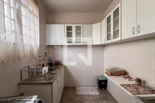 Cozinha de casa à venda com 2 quartos, 376m² em Santa Efigênia, Belo Horizonte