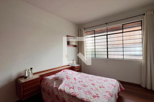 Quarto de casa à venda com 2 quartos, 376m² em Santa Efigênia, Belo Horizonte