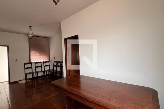 Sala de casa à venda com 2 quartos, 376m² em Santa Efigênia, Belo Horizonte