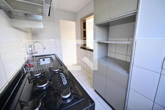 Cozinha de apartamento para alugar com 2 quartos, 56m² em Chácaras Recreio São Joaquim, Goiânia
