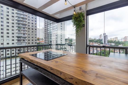 Cozinha de apartamento para alugar com 1 quarto, 37m² em Jardim das Bandeiras, São Paulo