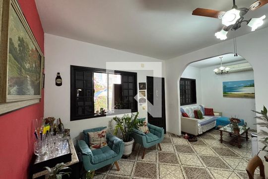 Sala de casa de condomínio para alugar com 4 quartos, 300m² em Recreio dos Bandeirantes, Rio de Janeiro