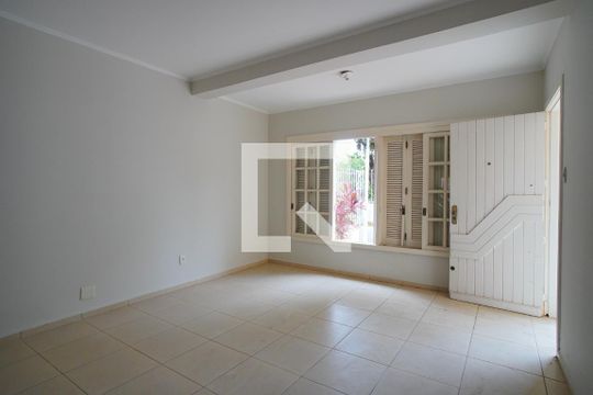Casa à venda com 4 quartos, 288m² em Vila Jardim, Porto Alegre