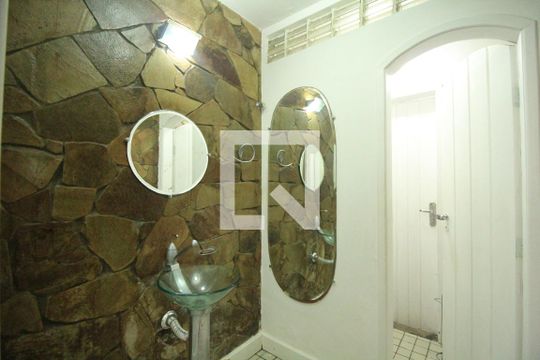 Lavabo de casa para alugar com 6 quartos, 800m² em Itaigara, Salvador
