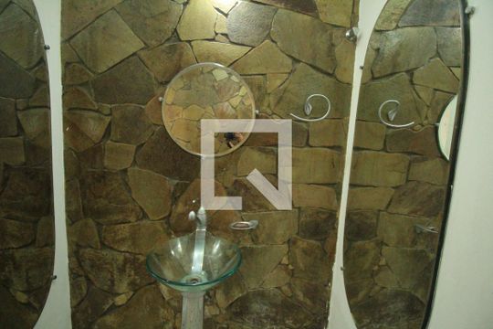 Lavabo de casa para alugar com 6 quartos, 800m² em Itaigara, Salvador