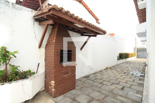 Área externa de casa para alugar com 6 quartos, 800m² em Itaigara, Salvador