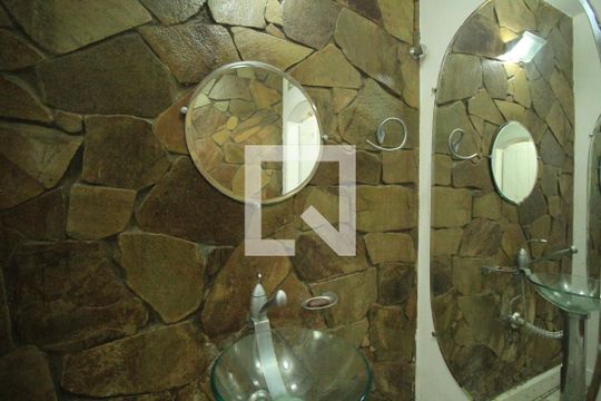 Lavabo de casa para alugar com 6 quartos, 800m² em Itaigara, Salvador
