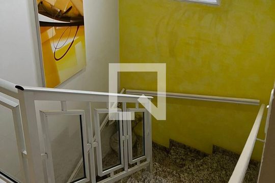 Escada de casa à venda com 3 quartos, 183m² em Parque Edu Chaves, São Paulo