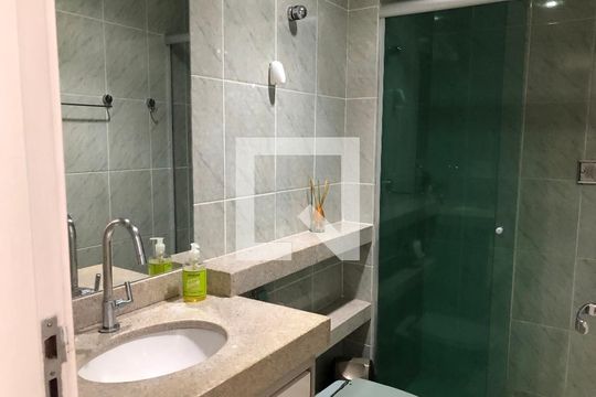 Banheiro Social de apartamento à venda com 3 quartos, 140m² em Tijuca, Rio de Janeiro