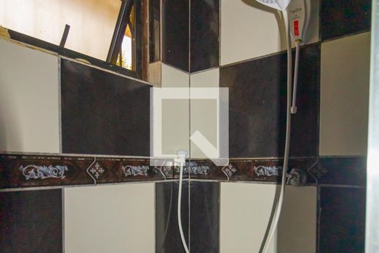 Banheiro da Suíte de casa à venda com 2 quartos, 100m² em Harmonia, Canoas