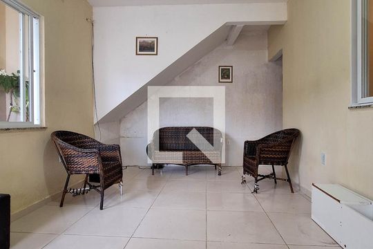 Sala de casa à venda com 2 quartos, 190m² em Marazul, Niterói